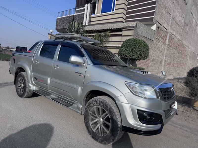 Toyota Hilux 2010 invincible 7