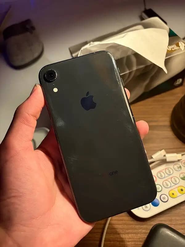 Apple iPhone XR 0