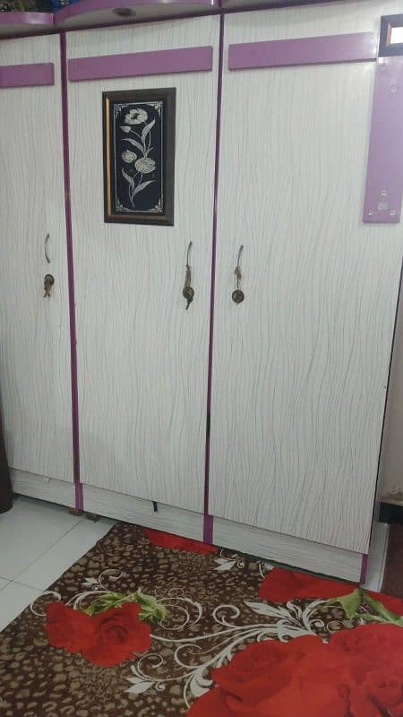 bedroom set 4 pec furniture set (urjent sale) 4