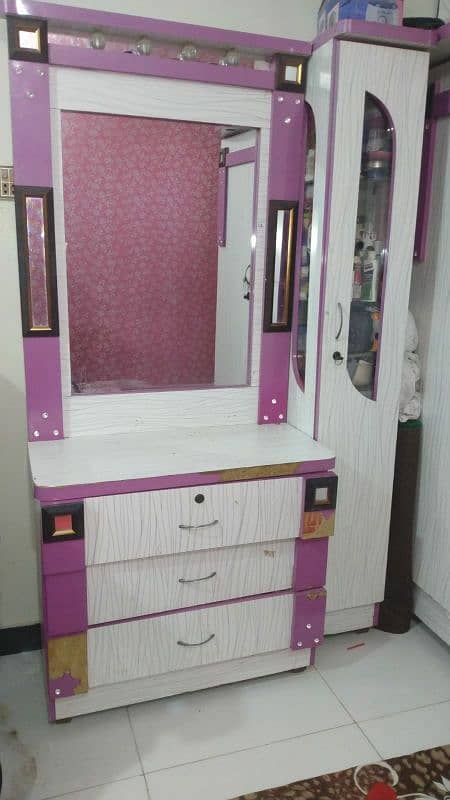 bedroom set 4 pec furniture set (urjent sale) 6