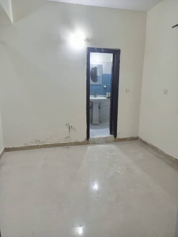 E 11 3 multi yaseen arcade flat no 4 for rent bachelor office 1