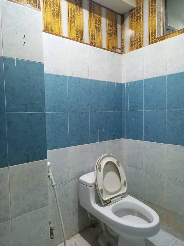 E 11 3 multi yaseen arcade flat no 4 for rent bachelor office 2