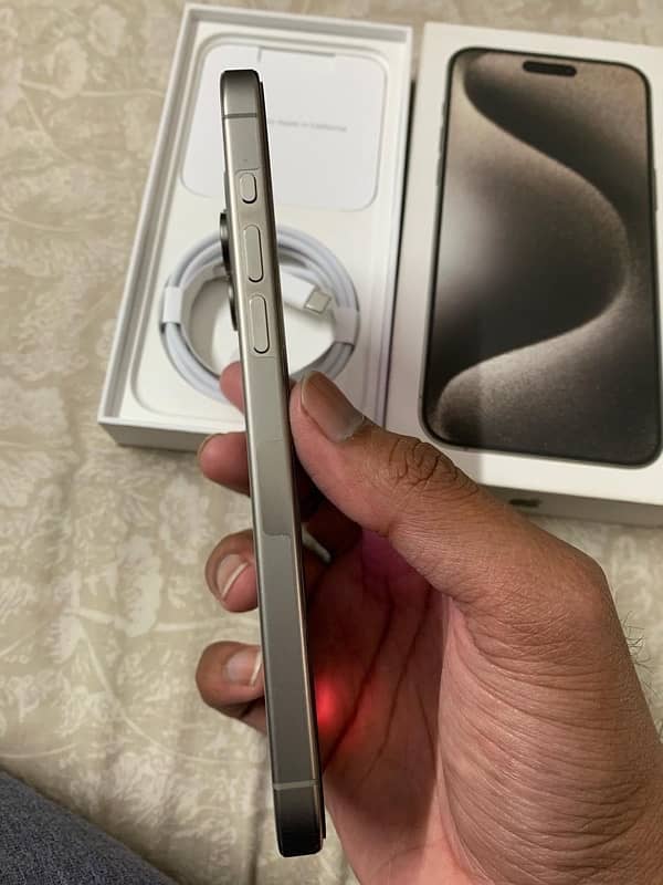 iphone 15 pro max 256gb LLA model 4