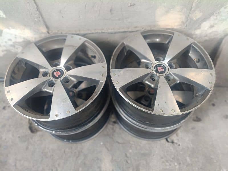 alloys rims size 15" 5 nut 1