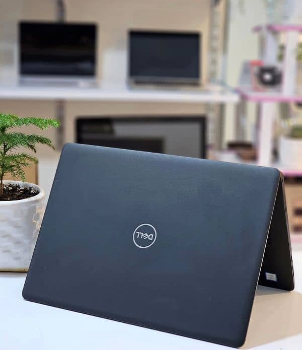 Dell Latitude UltraSlim Core i5 7th Generation 8GB Ram / 256GB SSD 0