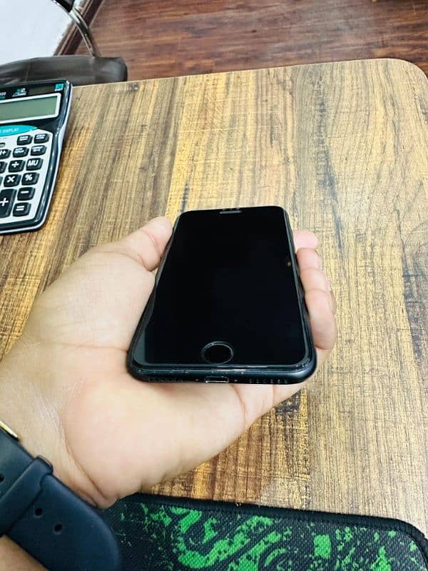 iphone 7 32GB  PTA Approved 4