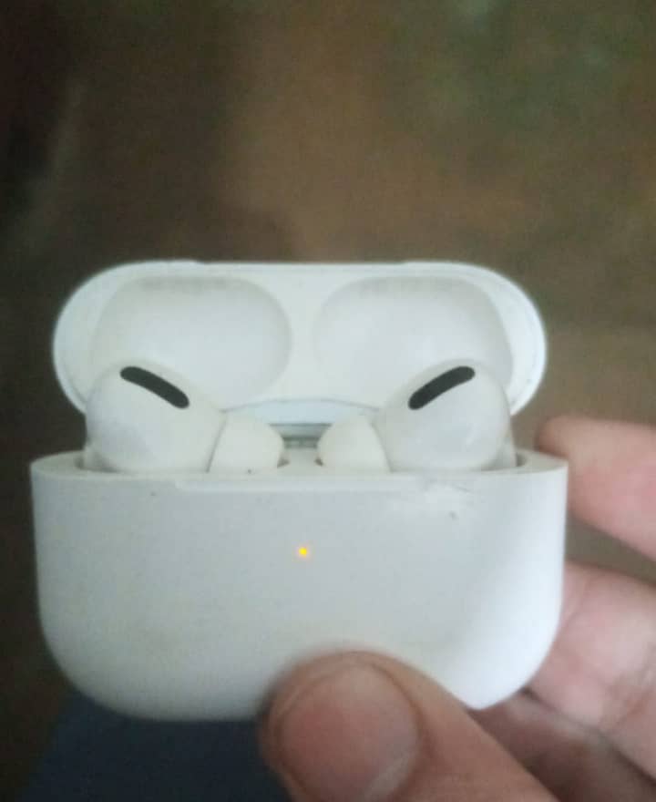 Apple airpods pro 0