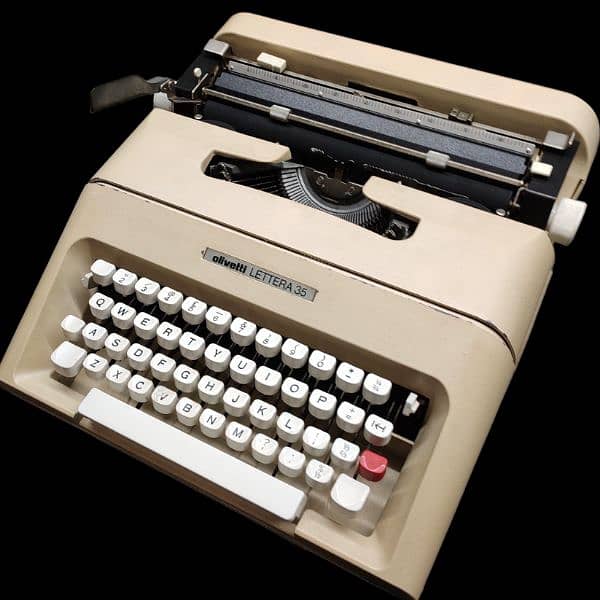 Manual Portable Urdu/English/Arabic Typewriter available 9
