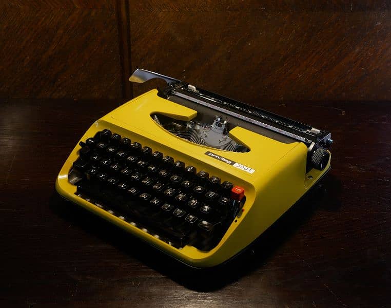 Manual Portable Urdu/English/Arabic Typewriter available 11