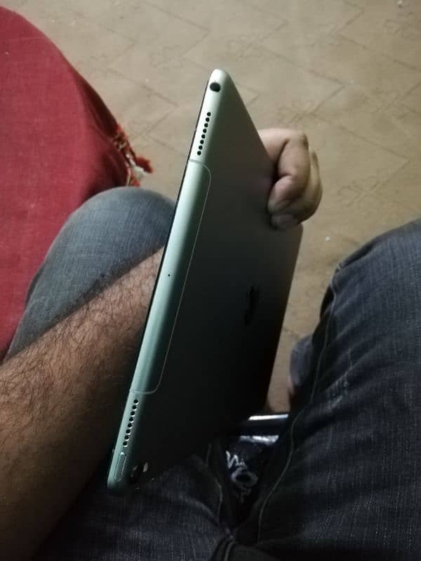 ipad pro 2017 10.5" panel Damage urgent Sale 6