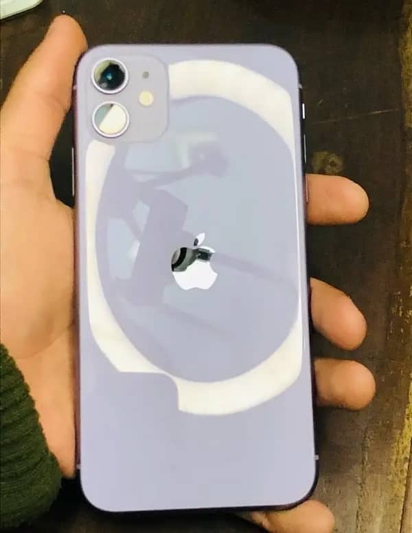 EXCHANGE POSSIBLE IPHONE 11 10/10 condition FACTORY UNLOCKED NON PTA 2