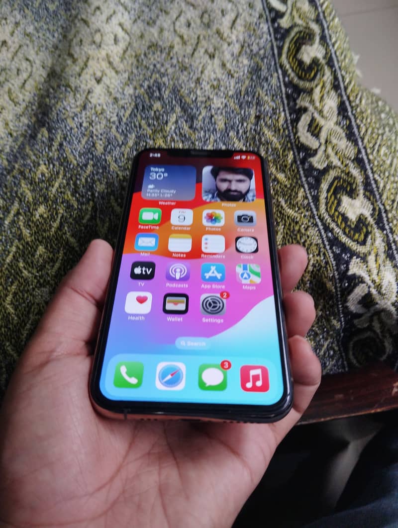 Apple iPhone 11 Pro 1