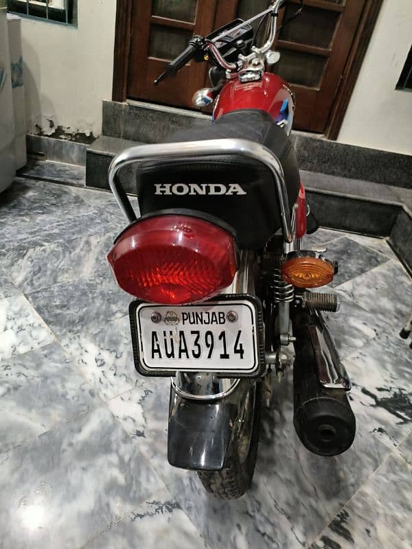 Honda CG125 2024 4