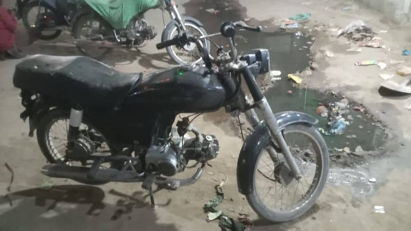 BILKUL OK BIKE HAI URGENT SALE HAI BUS 1