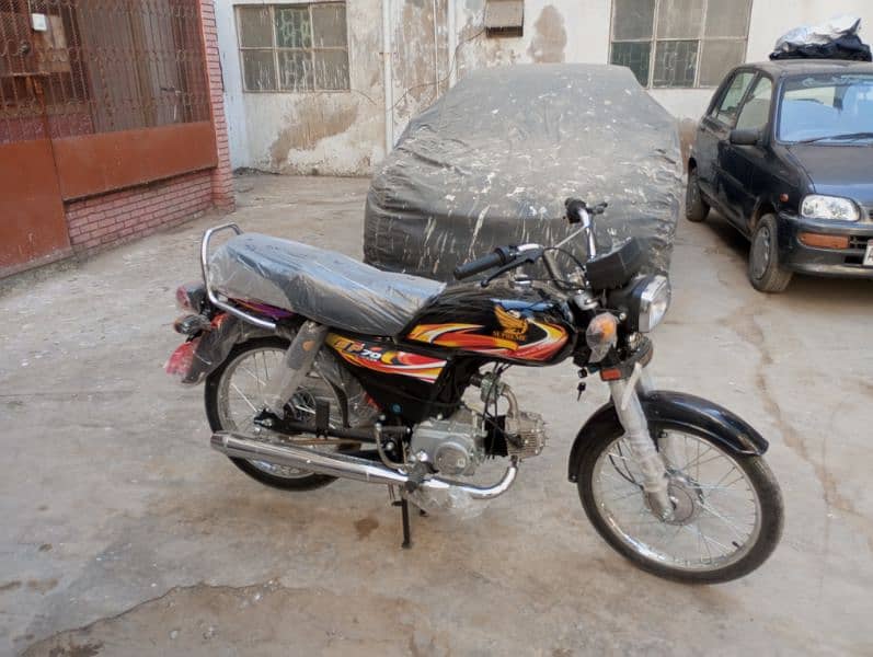 unregistered supreme plus 70cc bike 3