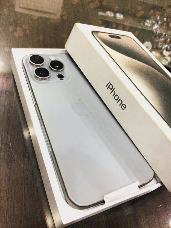 IPHONE 15 PRO MAX 1