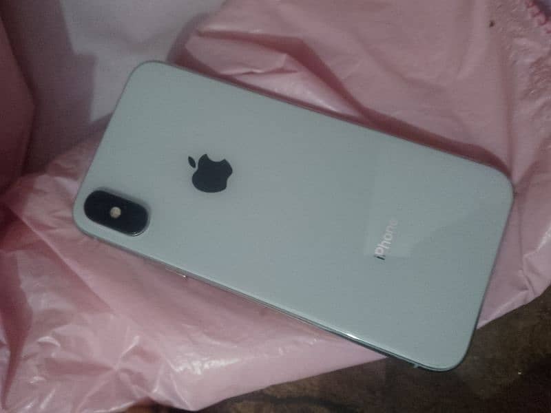 iphone xs 64 gb good condition 0