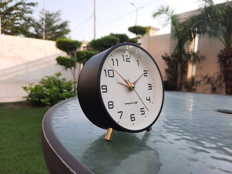 non ticking decoration table clock 0