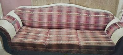 1 large 3 seater sofa , 2 single seater complete set