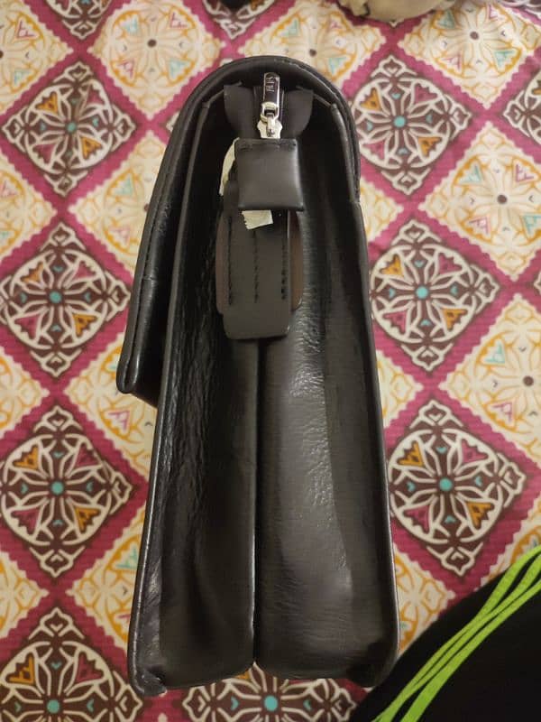 Hub leather bag 4