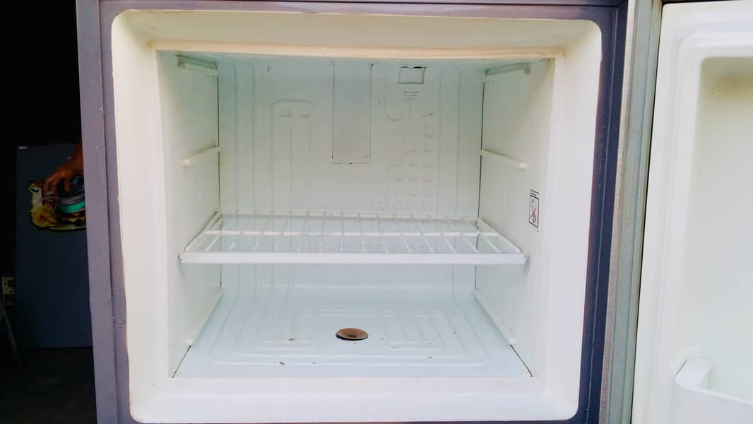 DAWLANCE Fridge, Just Like A Brand New, Guaranteed 5