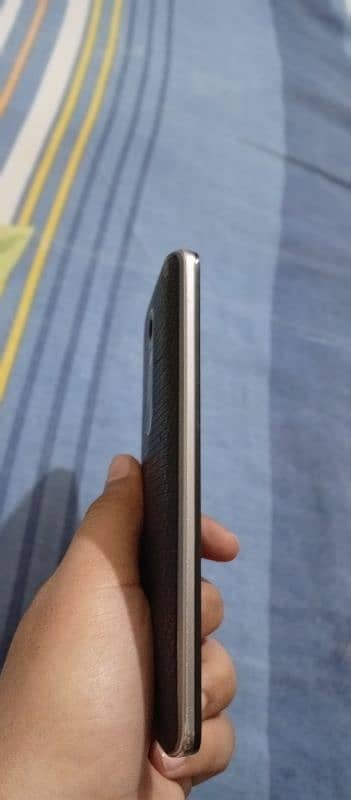 moto turbo 2 6.5 condition back cover and USB cable 6