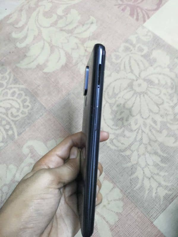 one plus n10 all ok non Pta camera megapixel 64 battery ok 2