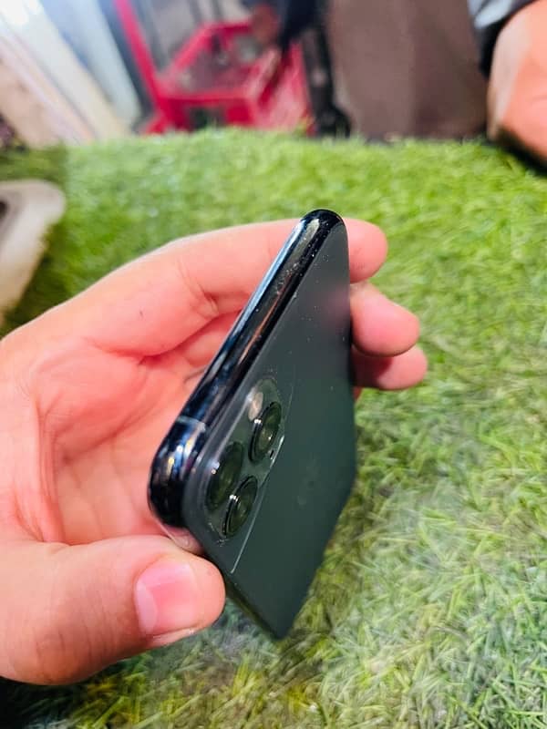 iphone 11 pro Black 2