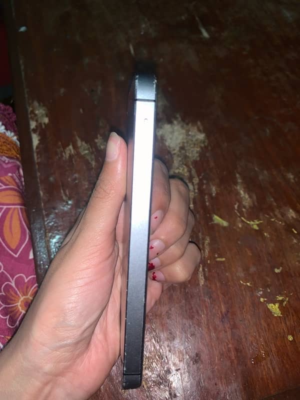 IPHONE 5s 10/9 condition best 3