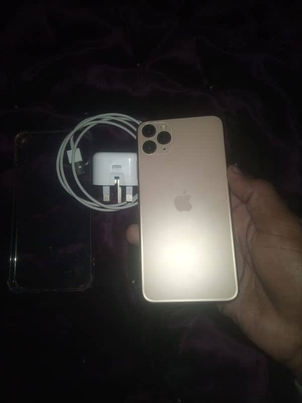 iphone 11 pro max 64gb factory unlock batery healt100 10/10 saff mobil 1