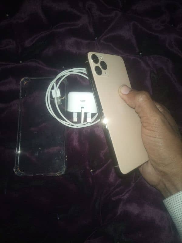 iphone 11 pro max 64gb factory unlock batery healt100 10/10 saff mobil 5