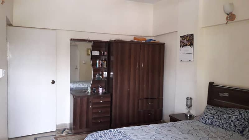 Domt miss 120yard 2bed dd ground floor portion al hira bungalow near jauhar block7 3