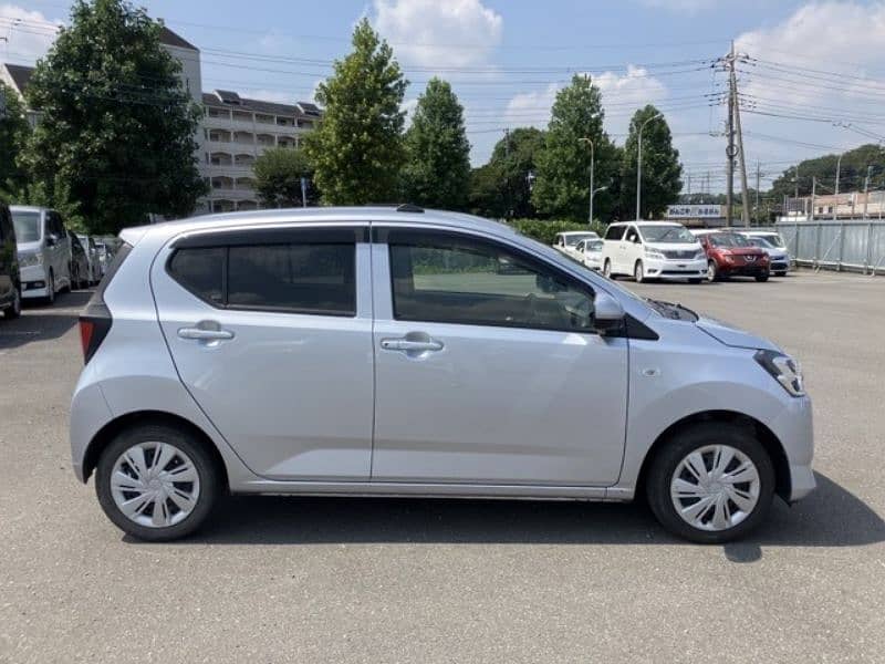 Daihatsu Mira 2021 6