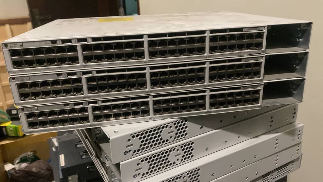 Catalyst 9200 48-port PoE+ Switch, Network Refurbished, C9200-48P-E 0