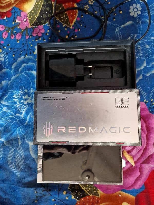 Redmagic 8 pro 12/256GB nonpta 9/10 condition 8