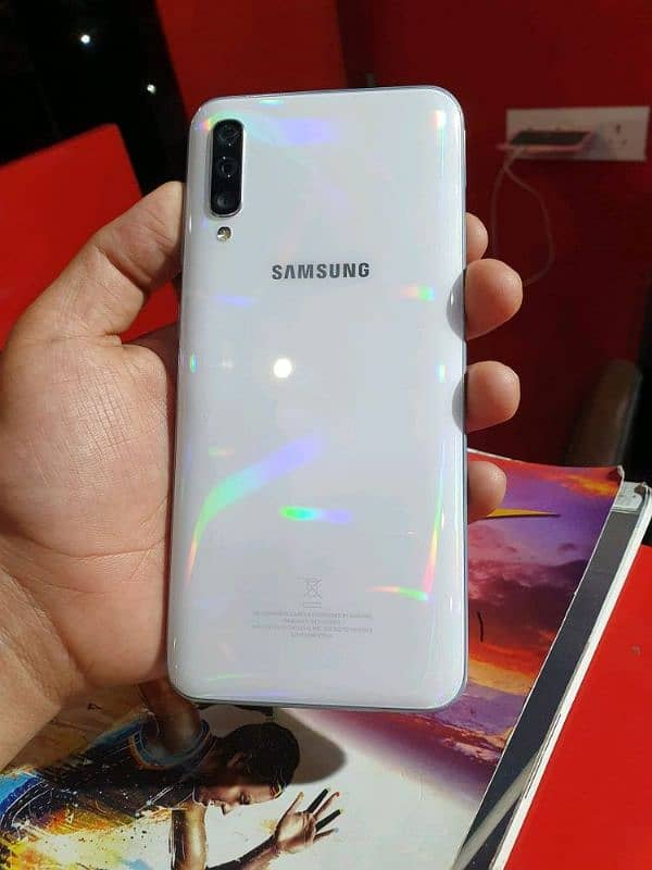 Samsung Galaxy A50 1