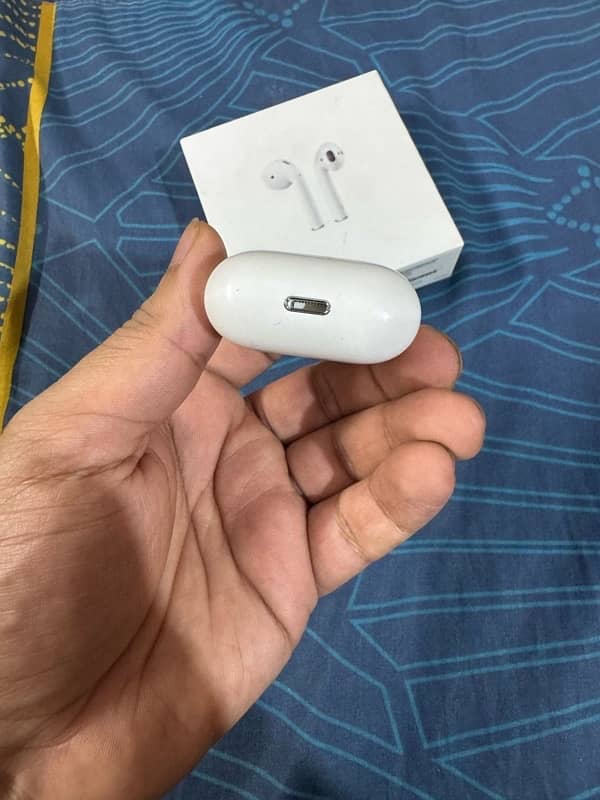 Apple Airpods 2nd Generation with Box & Cable 1