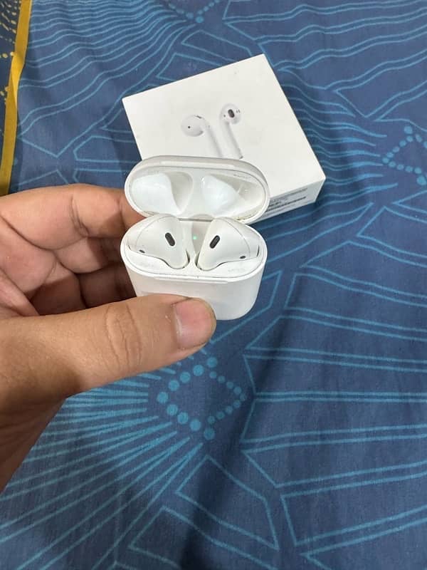 Apple Airpods 2nd Generation with Box & Cable 2