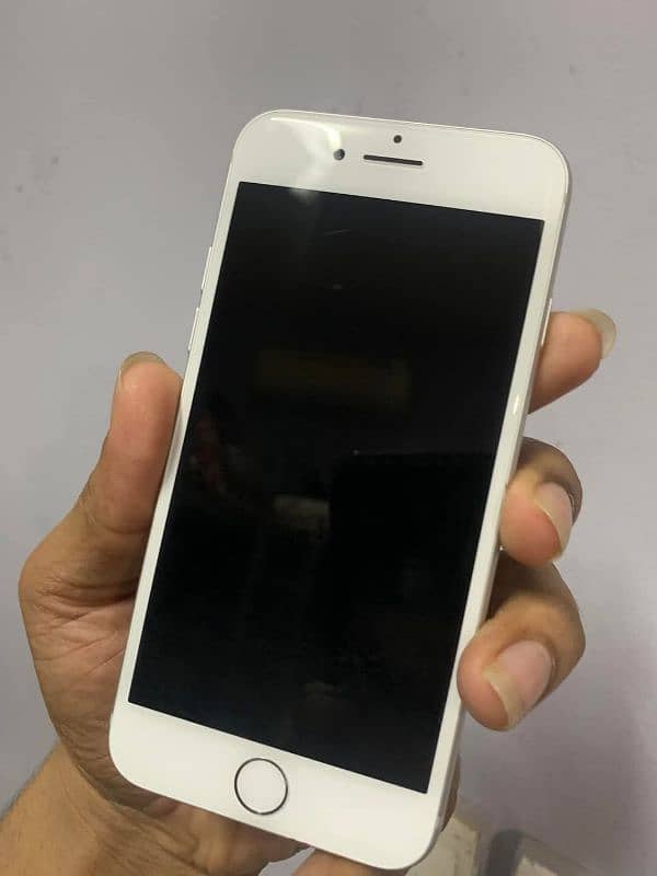 I phone 8 Rs/22500 4