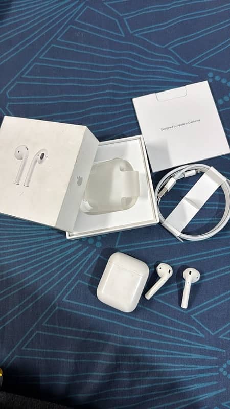 Apple Airpods 2nd Generation with Box & Cable 6