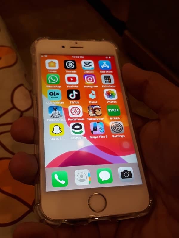 iPhone 6s 64GB all ok 10/10 [bypass ] with charger and cover 0