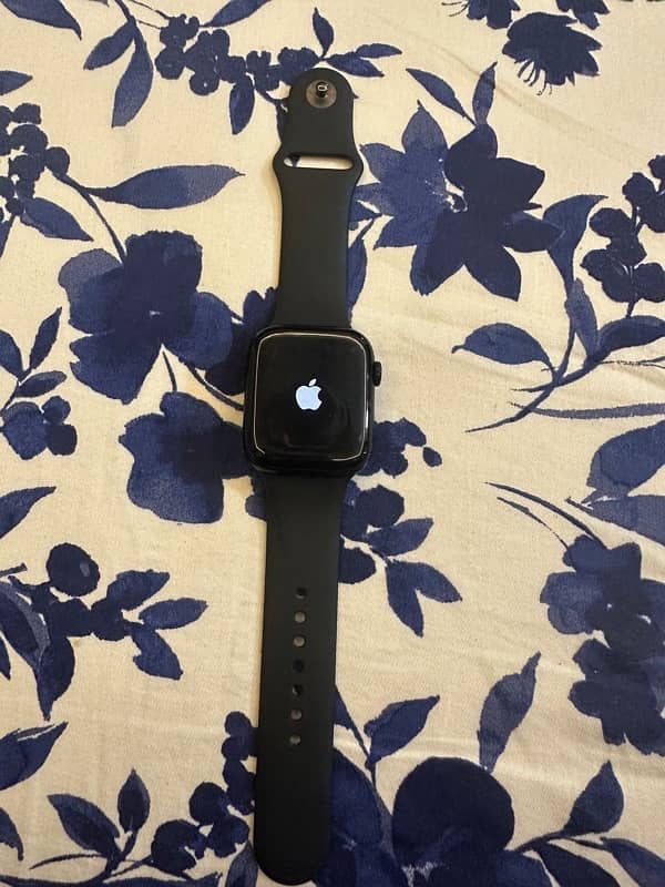 Apple series 8 watch complete 0