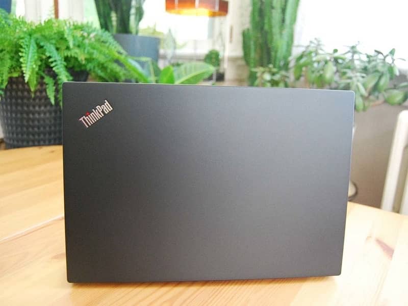 Lenovo T490S 6