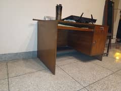 office table in excellent condition. DHA. WhatsApp only