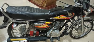 iam selling myn honda 125 in lush conditions 2021 model home uesd