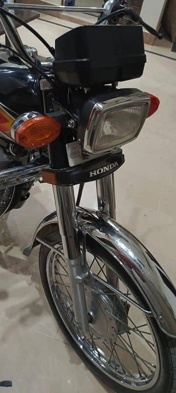 iam selling myn honda 125 in lush conditions 2021 model home uesd 4