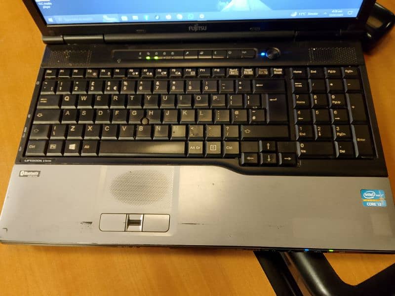 Fujitsu LifeBook E-Series E781 5