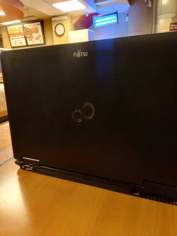 Fujitsu LifeBook E-Series E781 6