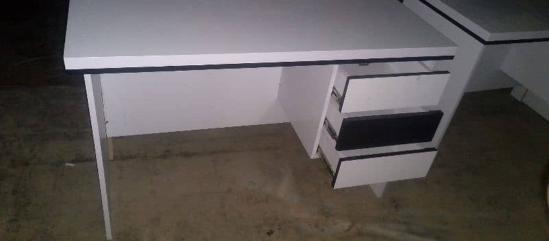 dhai char ki office table new 4⅖ 1