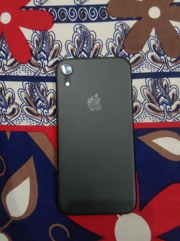 iPhone XR non factory unlock 2